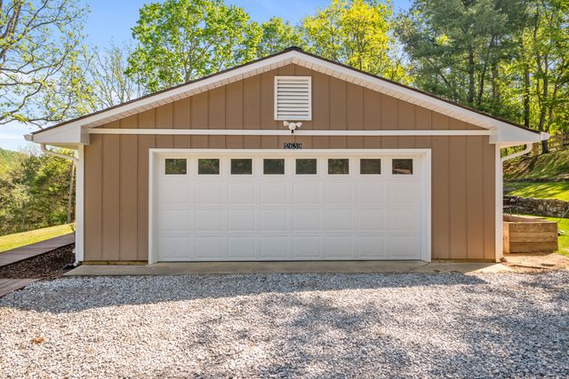 12639 Catawba RD, Troutville, VA 24175