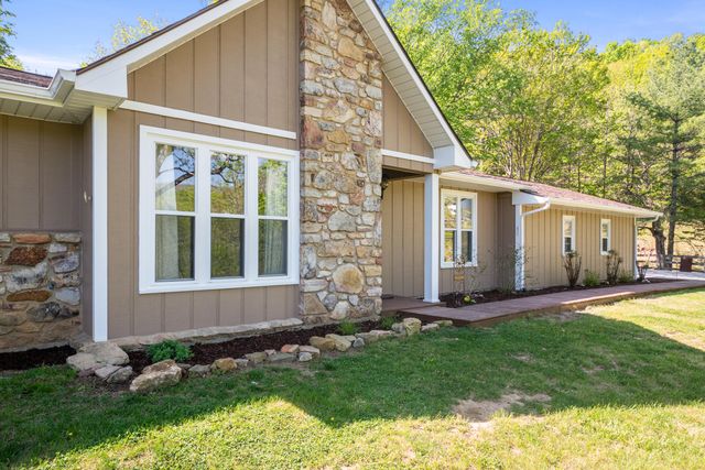 12639 Catawba RD, Troutville, VA 24175