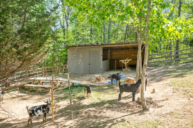 12639 Catawba RD, Troutville, VA 24175