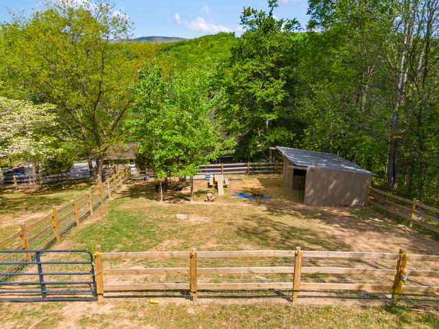 12639 Catawba RD, Troutville, VA 24175