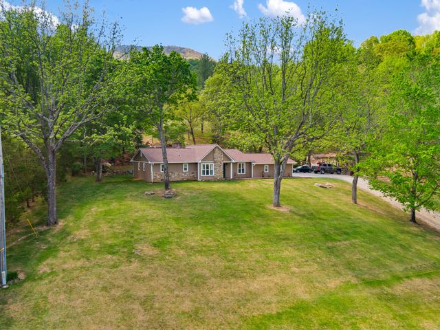 12639 Catawba RD, Troutville, VA 24175