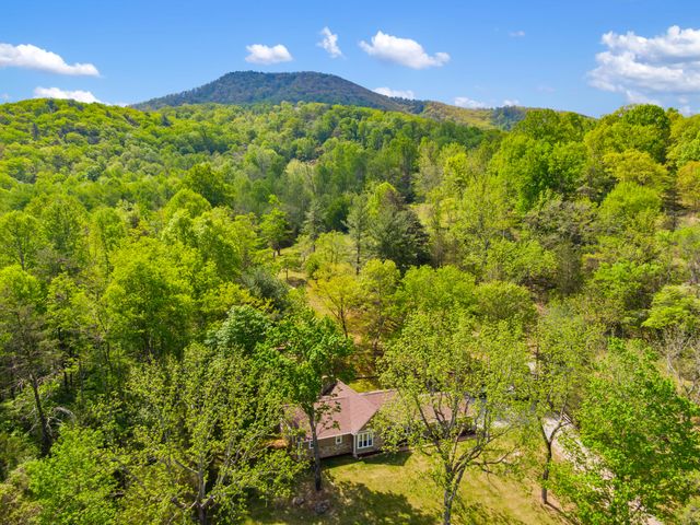 12639 Catawba RD, Troutville, VA 24175
