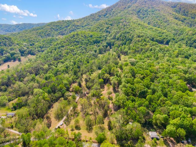 12639 Catawba RD, Troutville, VA 24175