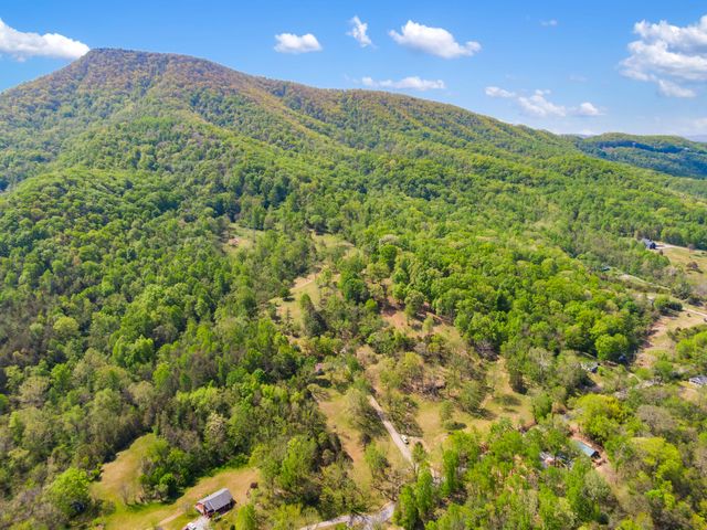 12639 Catawba RD, Troutville, VA 24175
