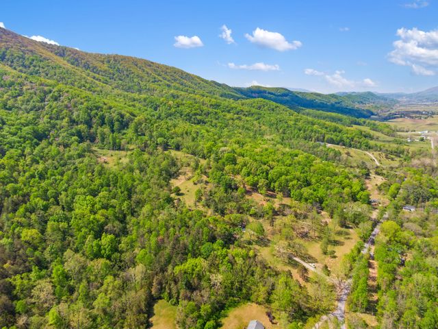 12639 Catawba RD, Troutville, VA 24175