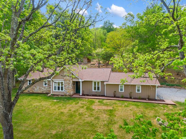 12639 Catawba RD, Troutville, VA 24175