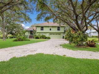 918 99TH STREET NW, Bradenton, FL 34209