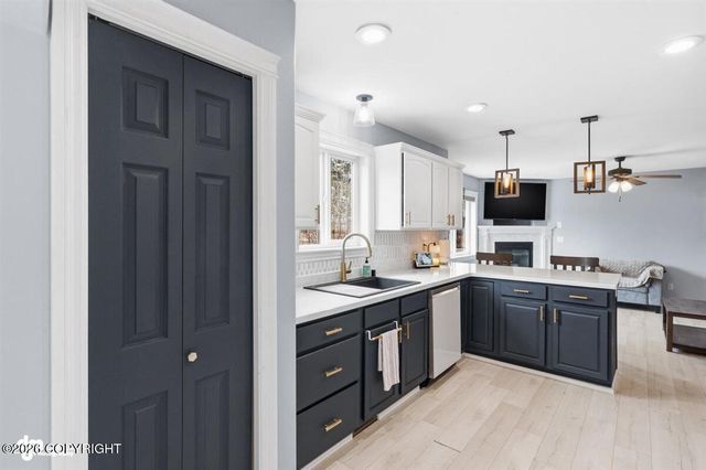 431 E White Spruce Loop, Wasilla, AK 99654