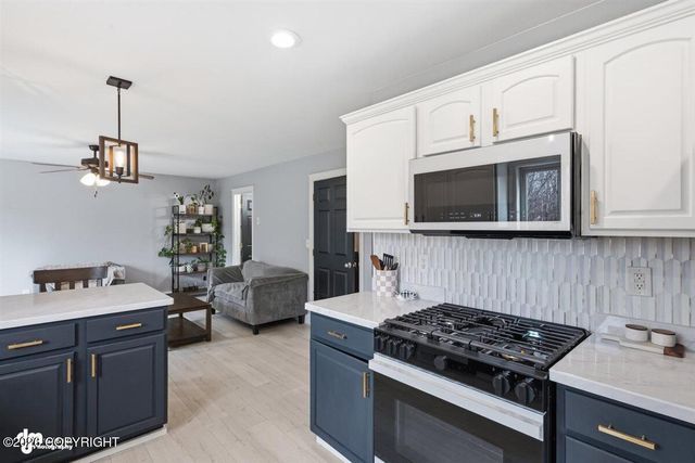 431 E White Spruce Loop, Wasilla, AK 99654