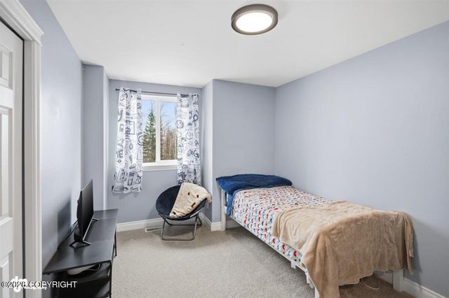 431 E White Spruce Loop, Wasilla, AK 99654