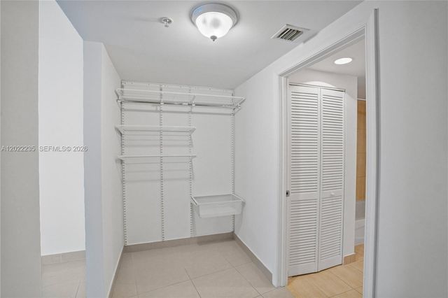 1750 N Bayshore Dr 2804, Miami, FL 33132