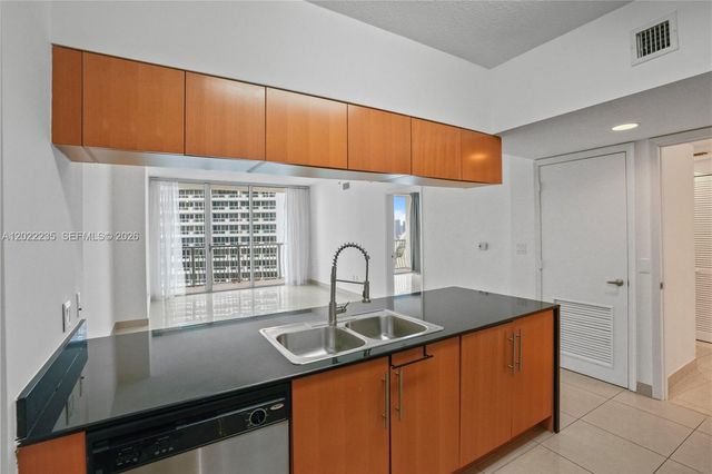 1750 N Bayshore Dr 2804, Miami, FL 33132