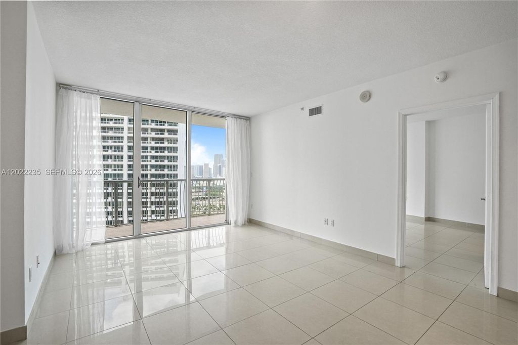 1750 N Bayshore Dr 2804, Miami, FL 33132