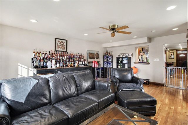 484 Van Voast Avenue, Bellevue, KY 41073