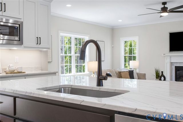 3628 Seaford Crossing Dr, Midlothian, VA 23113