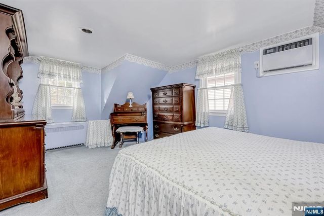 85 Catherine Avenue, Saddle Brook, NJ 07663