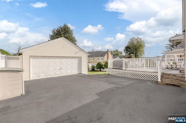 85 Catherine Avenue, Saddle Brook, NJ 07663