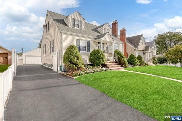85 Catherine Avenue, Saddle Brook, NJ 07663
