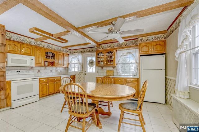 85 Catherine Avenue, Saddle Brook, NJ 07663