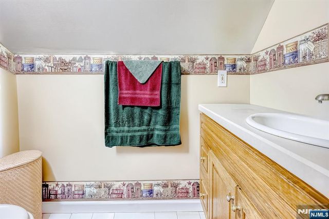 85 Catherine Avenue, Saddle Brook, NJ 07663