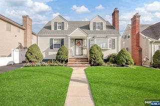 85 Catherine Avenue, Saddle Brook, NJ 07663
