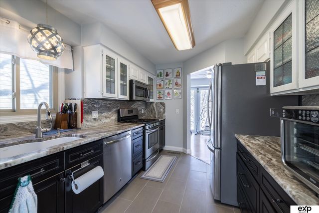 13563 W Circle, Omaha, NE 68137