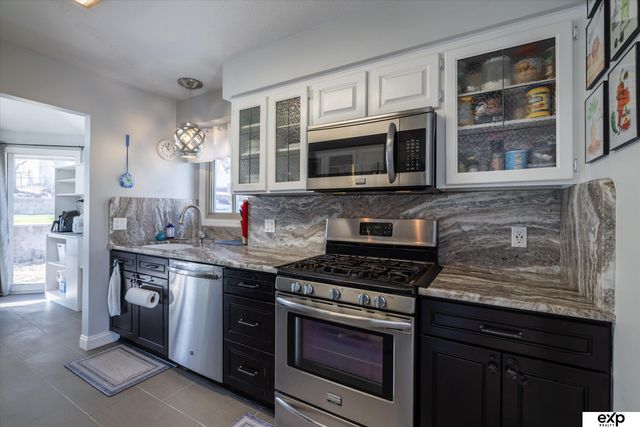 13563 W Circle, Omaha, NE 68137