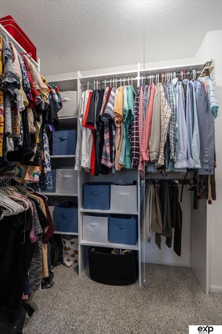 13563 W Circle, Omaha, NE 68137