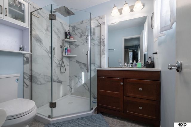 13563 W Circle, Omaha, NE 68137