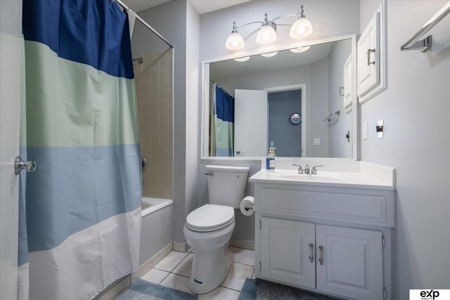 13563 W Circle, Omaha, NE 68137