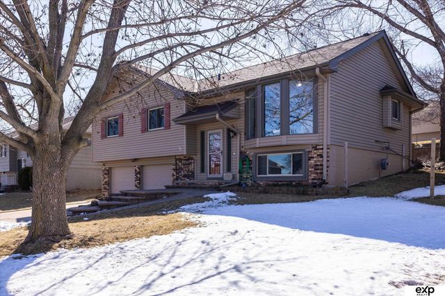 13563 W Circle, Omaha, NE 68137