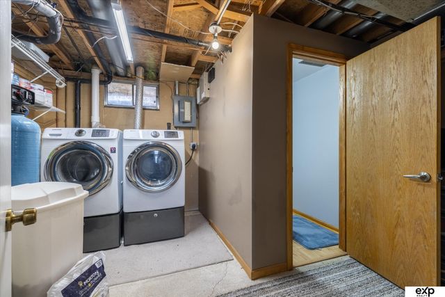 13563 W Circle, Omaha, NE 68137