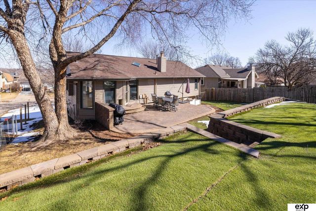 13563 W Circle, Omaha, NE 68137