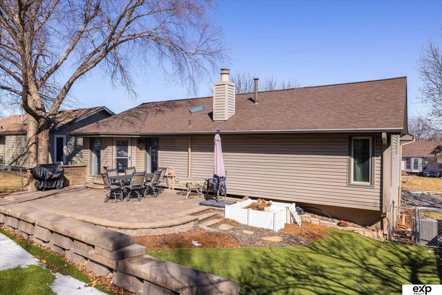13563 W Circle, Omaha, NE 68137