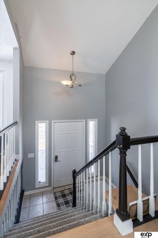 13563 W Circle, Omaha, NE 68137