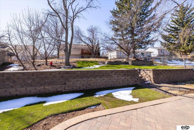 13563 W Circle, Omaha, NE 68137