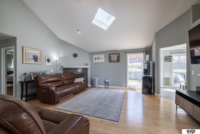 13563 W Circle, Omaha, NE 68137