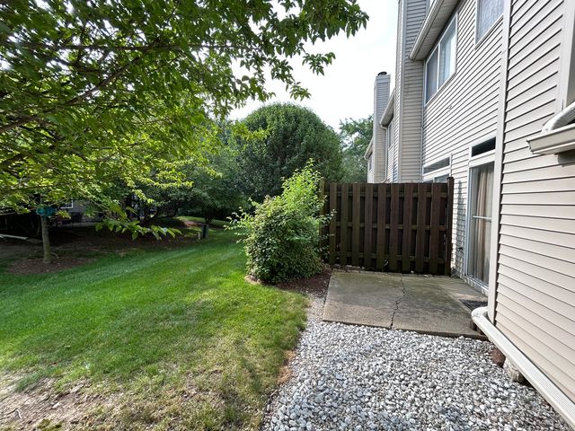 1385 Redbridge Court, Grayslake, IL 60030