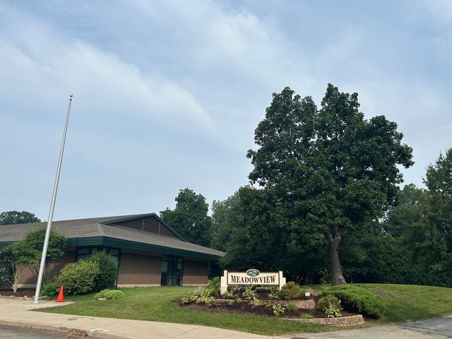 1385 Redbridge Court, Grayslake, IL 60030