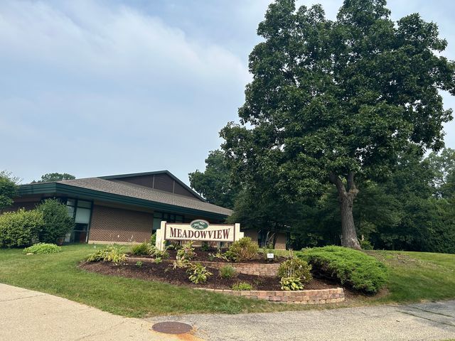 1385 Redbridge Court, Grayslake, IL 60030