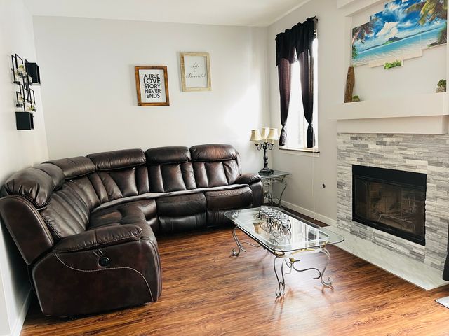 1385 Redbridge Court, Grayslake, IL 60030