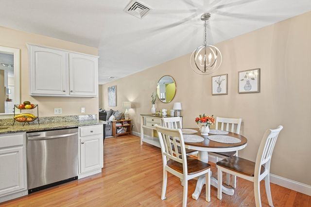118 North Avenue 118, Natick, MA 01760