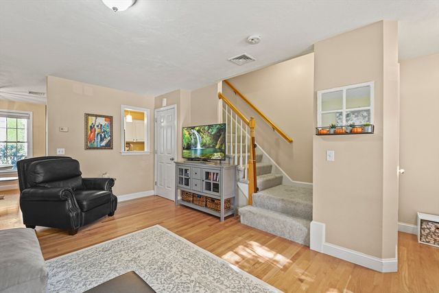 118 North Avenue 118, Natick, MA 01760