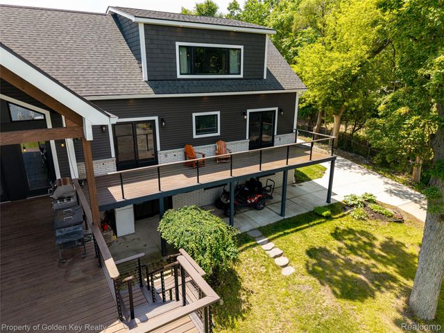 1210 W Oakley Park Road, Commerce Charter Township, MI 48390