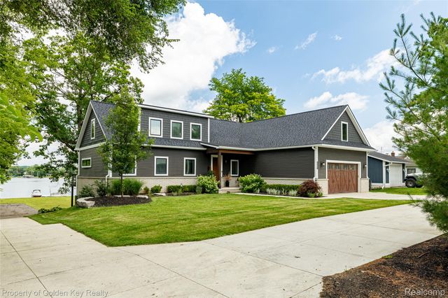 1210 W Oakley Park Road, Commerce Charter Township, MI 48390