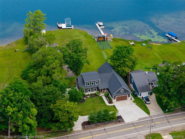 1210 W Oakley Park Road, Commerce Charter Township, MI 48390