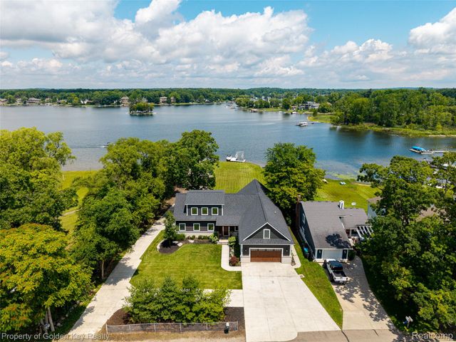 1210 W Oakley Park Road, Commerce Charter Township, MI 48390