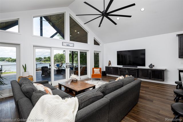 1210 W Oakley Park Road, Commerce Charter Township, MI 48390