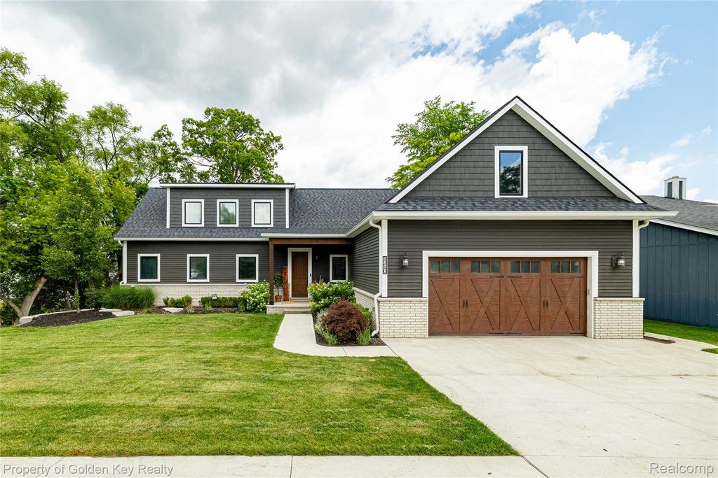 1210 W Oakley Park Road, Commerce Charter Township, MI 48390