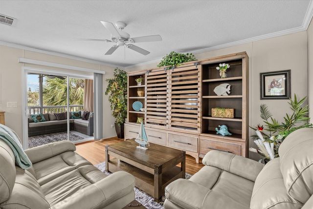 121 SE Paradise Place, Stuart, FL 34997